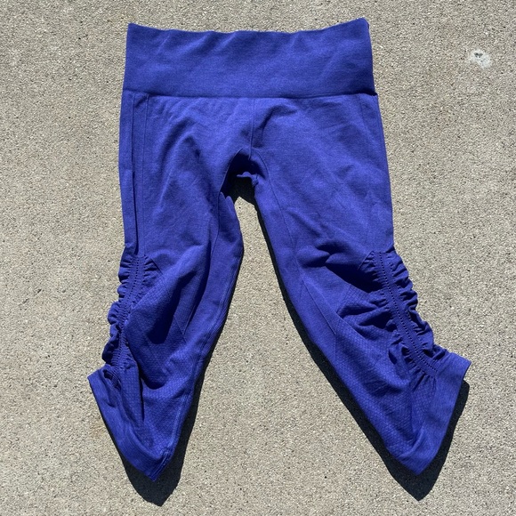 Lululemon In The‎ Flow CropCapri Leggings Yoga Leggings EUC size 6 - Picture 4 of 4